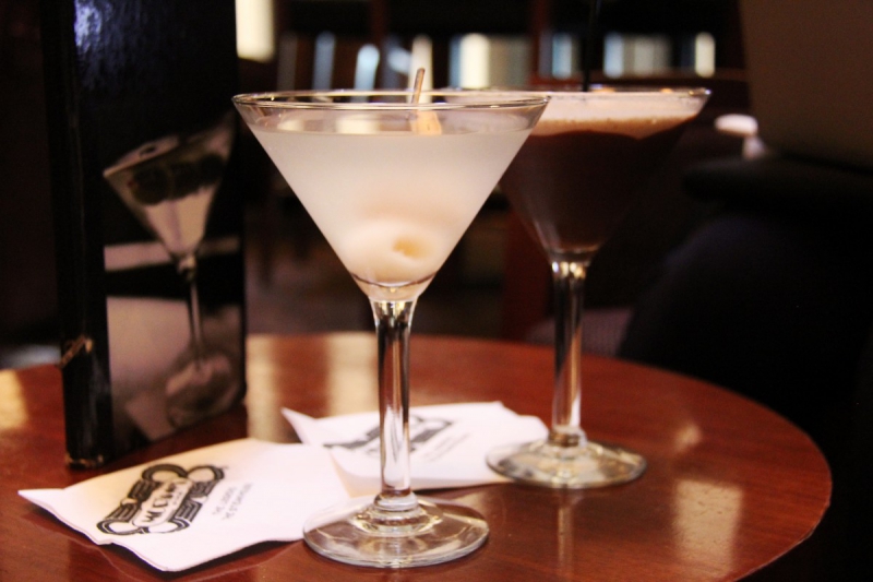 brasserie-LES FERRES-min_martini_bar_lychee_chocolate_alcohol_liquor_happy_hour_happy-910161